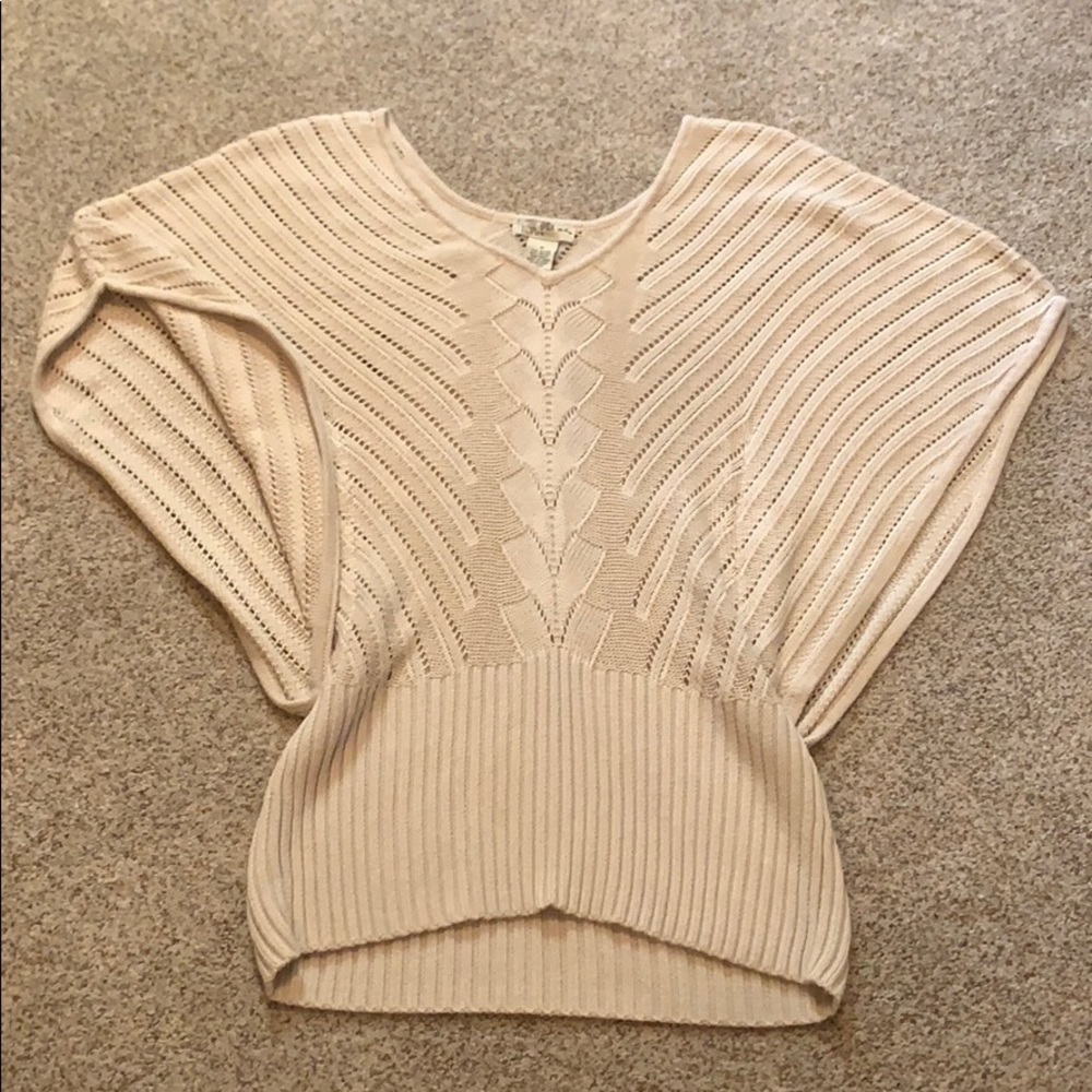 Creme see through sweater with open sleeves